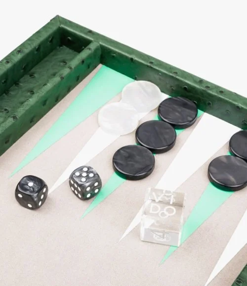 لعبة الطاولة وسط خضراء من فيدو باكجامون