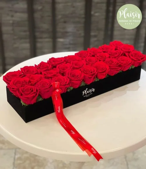 Fresh Roses in Luxury Black Velvet Tray – Large By Plaisir