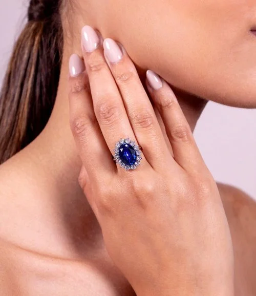 خاتم ليدي دي - ياقوت أزرق من ليلي آند روز 