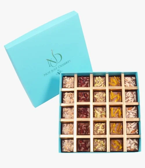 صندوق شوكولاتة بالفواكه والمكسرات (25 قطعة) من NJD