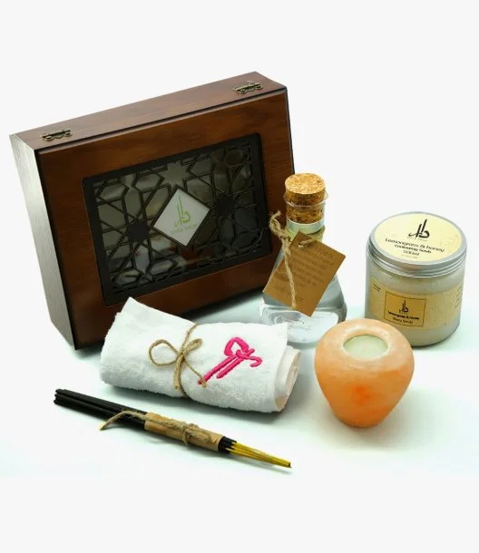 Organic Skin Care Set in an Elegant Wooden Box by Dara Shop