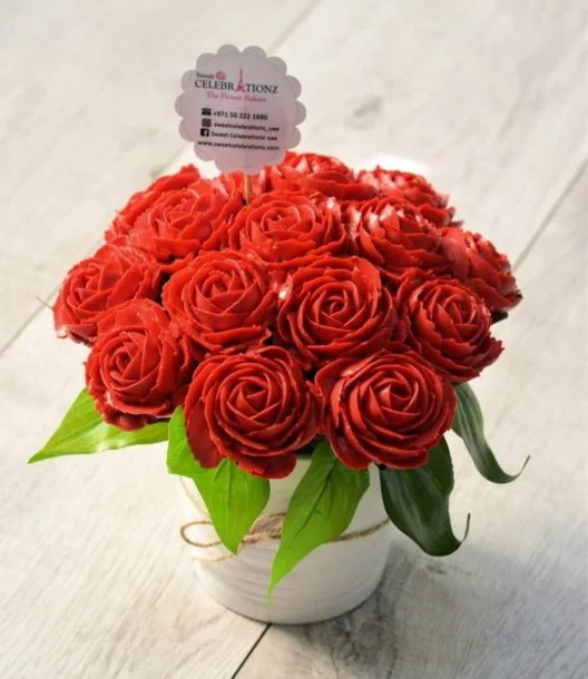Red Rose 15 Mini Cupcakes Bouquet by Sweet Celebrationz