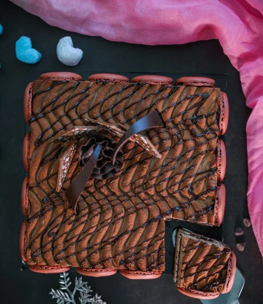 ثلاثية الشوكولاتة من سيليبريتينج لايف بيكري
