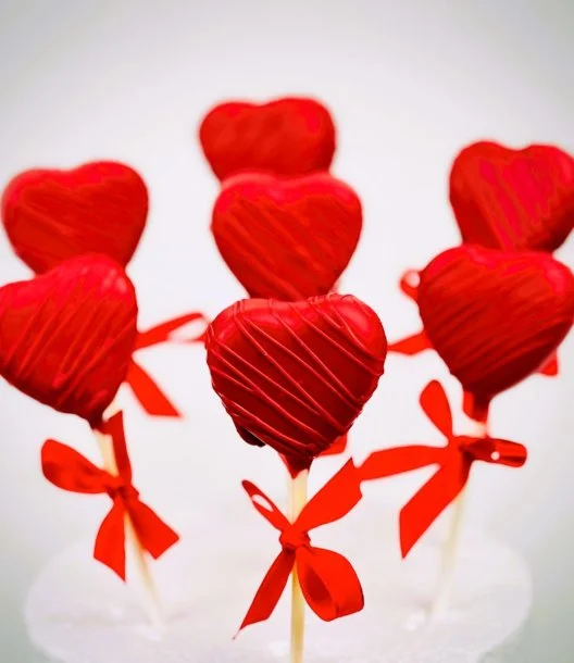 Valentine's Heart Cake Pops by Sugaholic