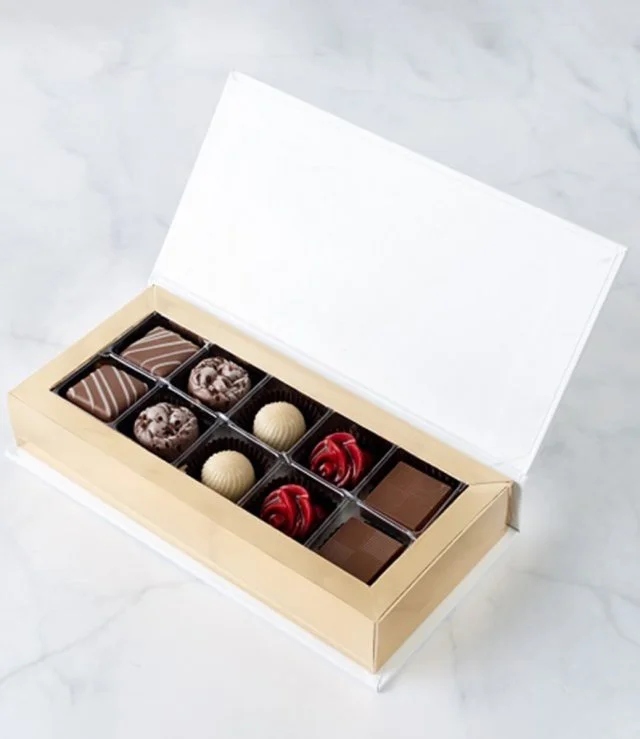 صندوق 10 قطع من الشوكولاتة المتنوعة من كيك سوشيال