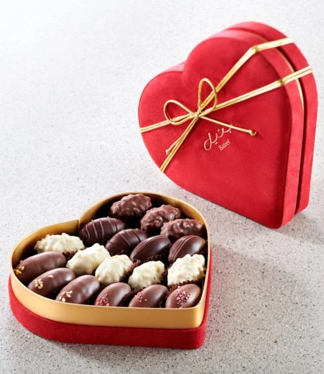 Adore Box Assorted Dates Chocolate by Bateel - Medium