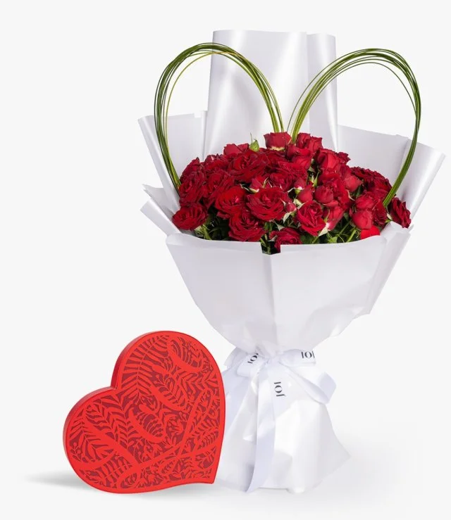 باقة الحب من الورد الأحمر مع صندوق شوكولاتة قلب - وسط من جيف دي بروج 