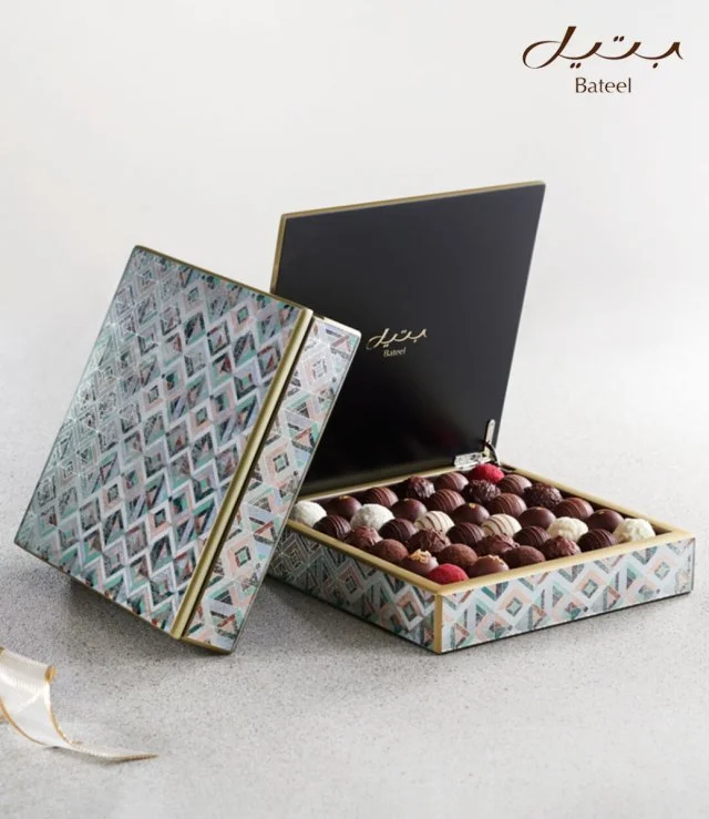 Marvel Square Small Box Assorted Truffle By Bateel