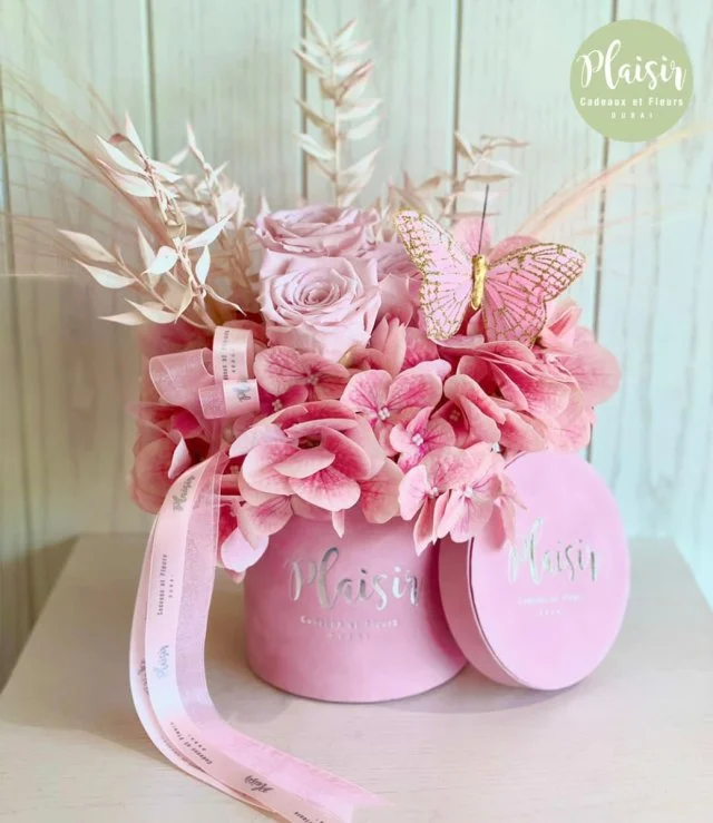 Mini Longlife Arrangement in Pink Box By Plaisir