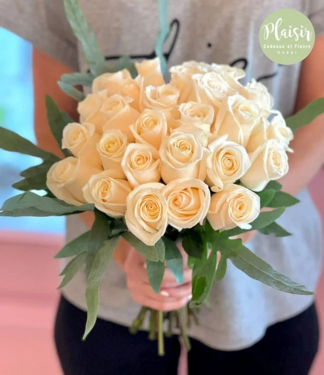 Neutral 25 Rose Bouquet with Leaves By Plaisir