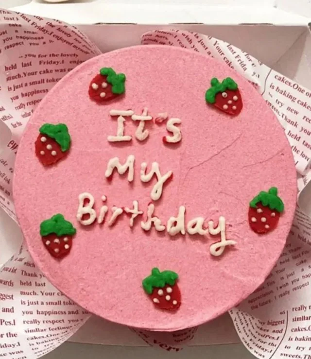 Strawberries Birthday Cake by Mqam Alward