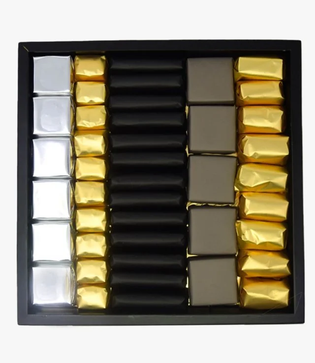 هدية شوكولاتة فاخرة متنوعة بتصميم ذهبى وحجم متوسط 