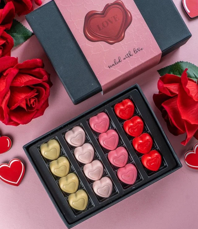 صندوق شوكولاتة قلوب ميني لعيد الحب من شاهين ديلايتس