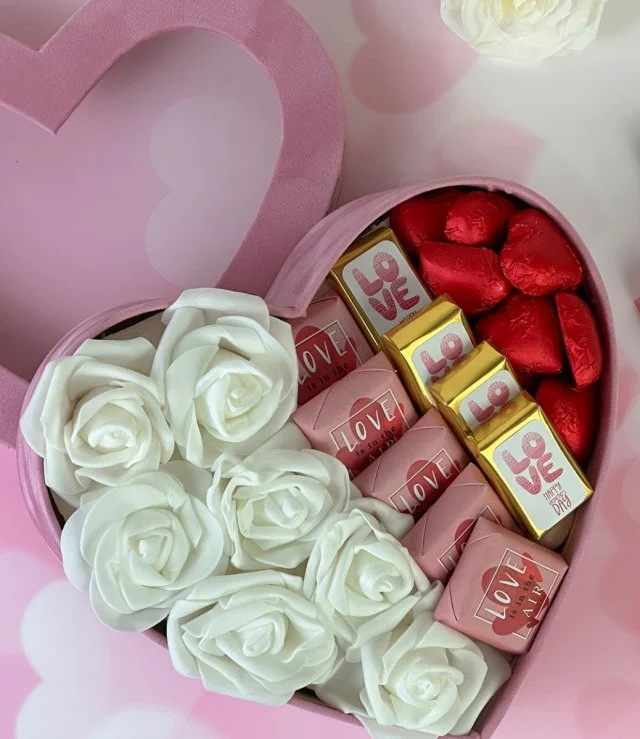 صندوق شوكولاتة فالنتاين قلب وردي من إيكلا - صغير