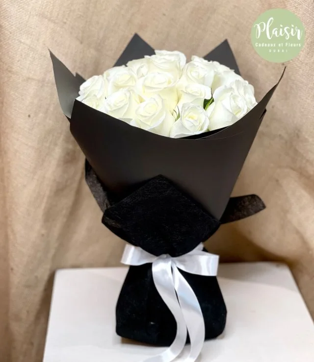 White 25 Rose Bouquet By Plaisir