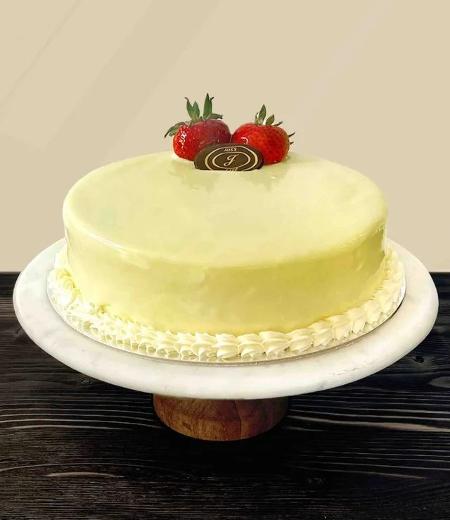 White Chocolate Cake by Miss J Cafe