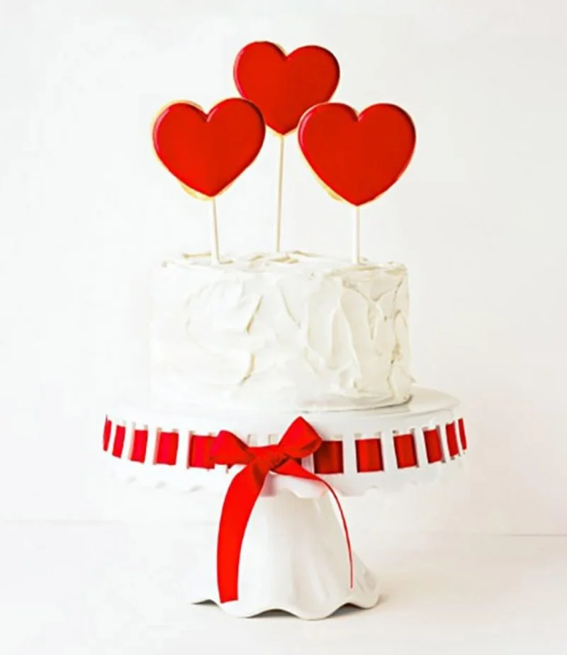 White Valentine's Cake by Sugar Sprinkles 