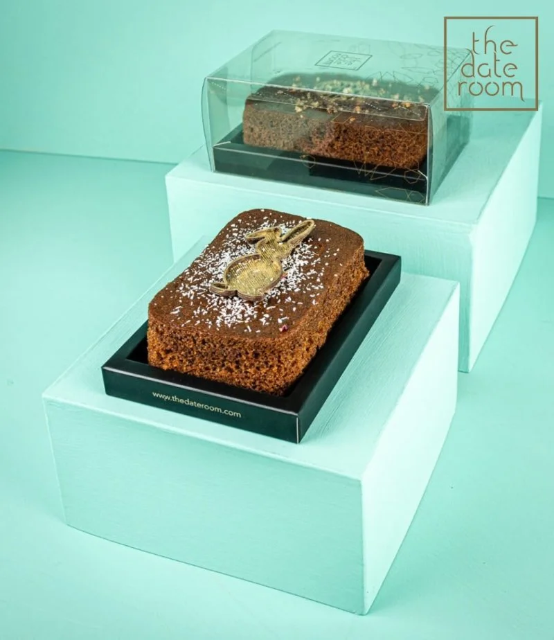 كيكة التمر مغطاة بالشوكولاتة ثلاثية الأبعاد وجوز الهند  من ذا ديت روم