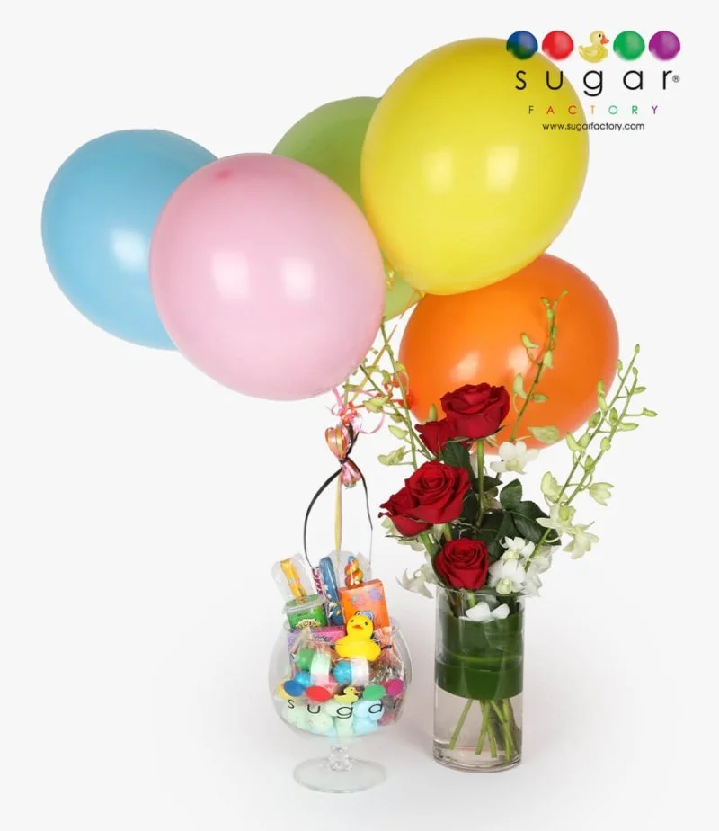 باقة هدايا الحلوى والورود والبالونات من شوجر فاكتري