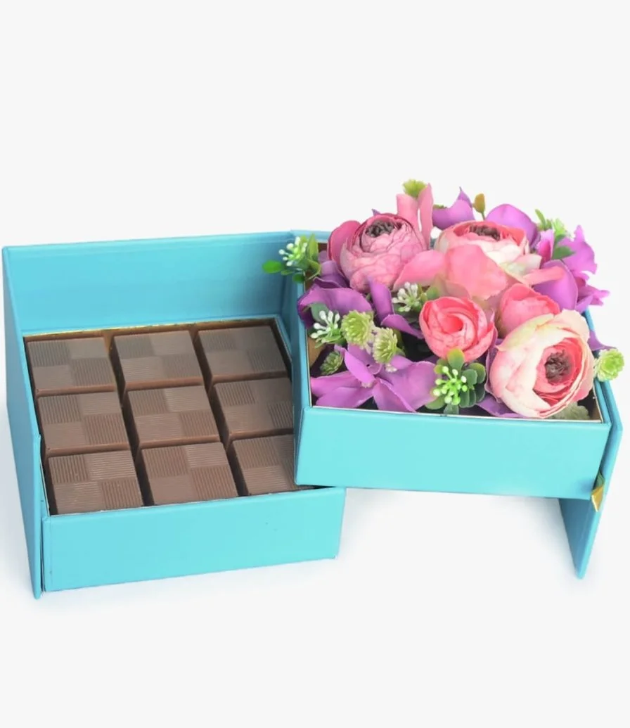 صندوق الشوكولاتة والزهور صغير من NJD 