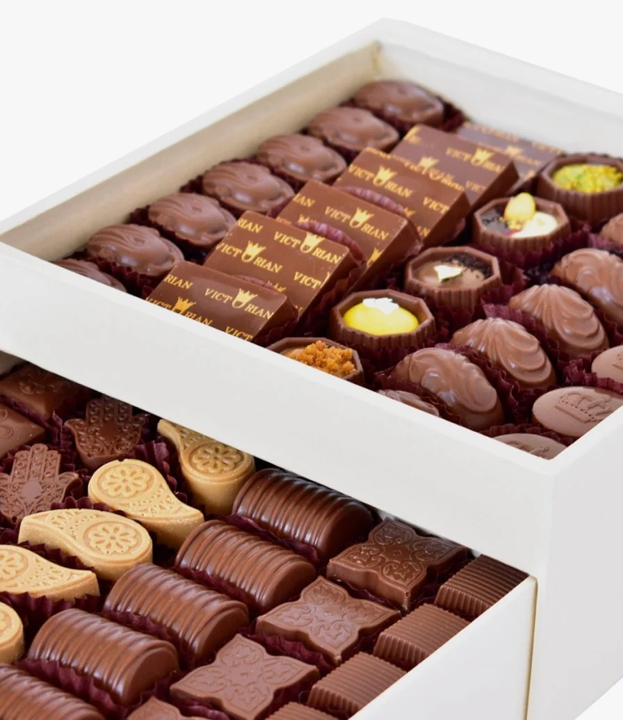 2-layer mixed chocolate assortment box by Victorian