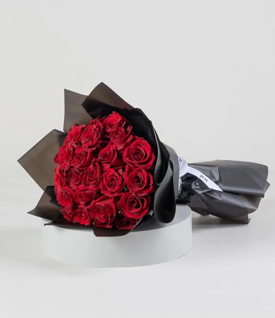 24 Roses Hand Bouquet*