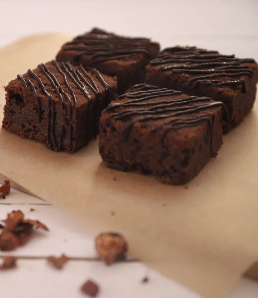 4 Vegan Chocolate Brownies by Pastel Cakes