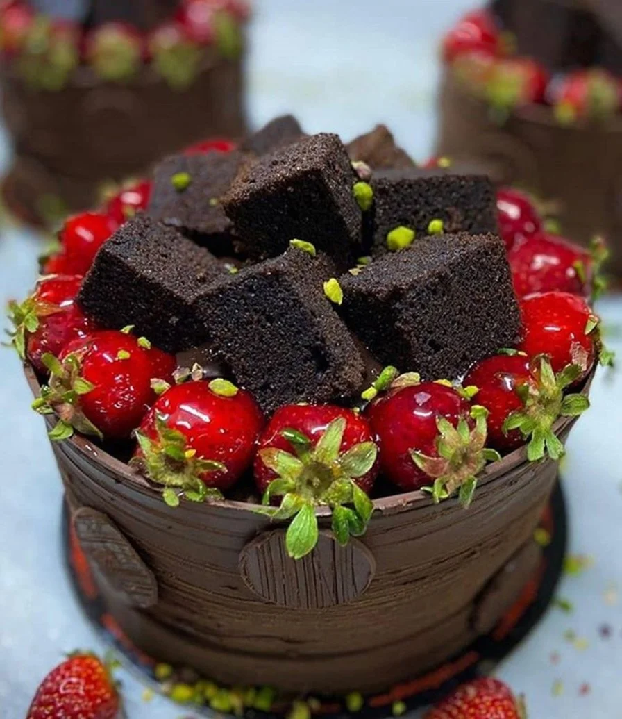 Chocolate & Strawberries Cake by Cecil