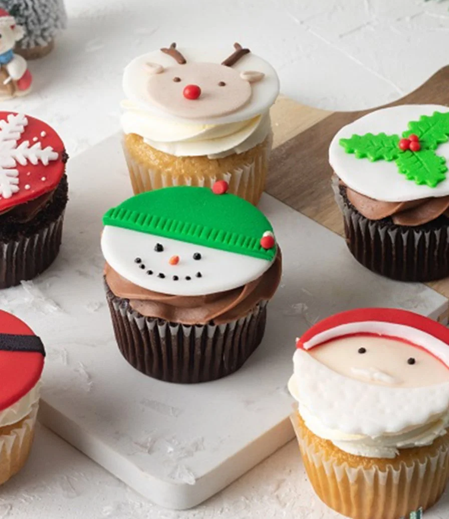 Christmas Fondant Cupcakes by Cake Social