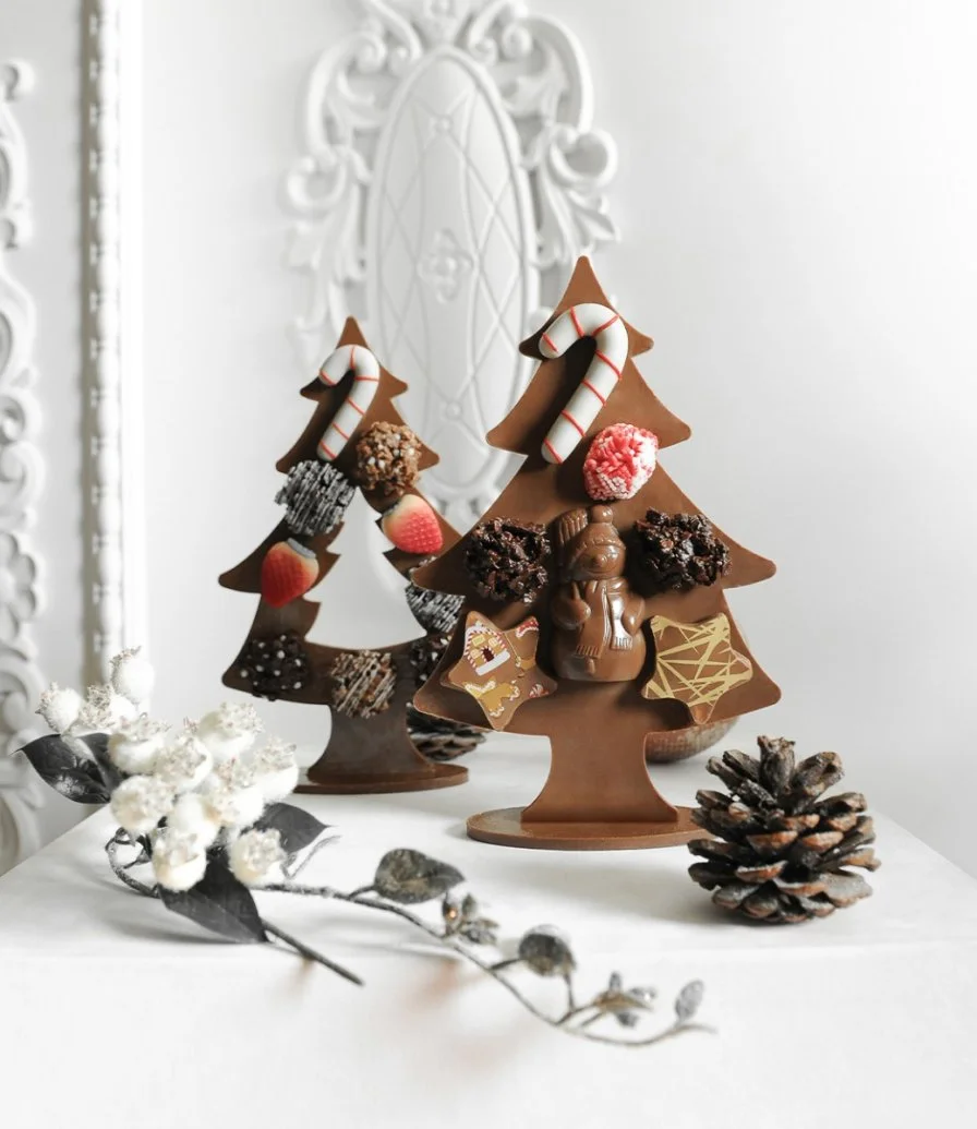 شوكولاتة مجسمة بشكل شجرة كريسماس من فوري آند جالاند