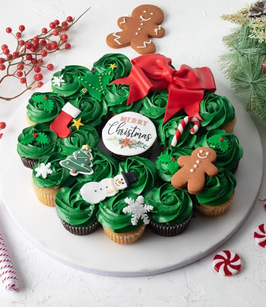 Christmas Wreath Pull-apart Cupcakes by Cake Social