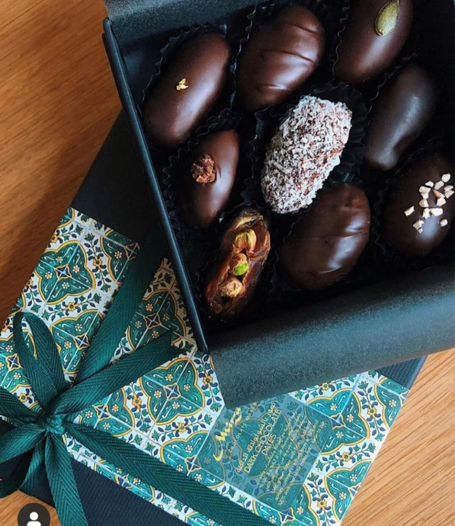 تمور بالشوكولاتة الداكنة - علبة هدايا مكونة من 70 قطعة