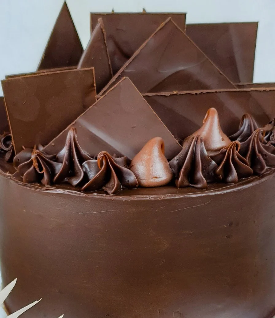 Dark Chocolate Ganache Cake by Sugaholic