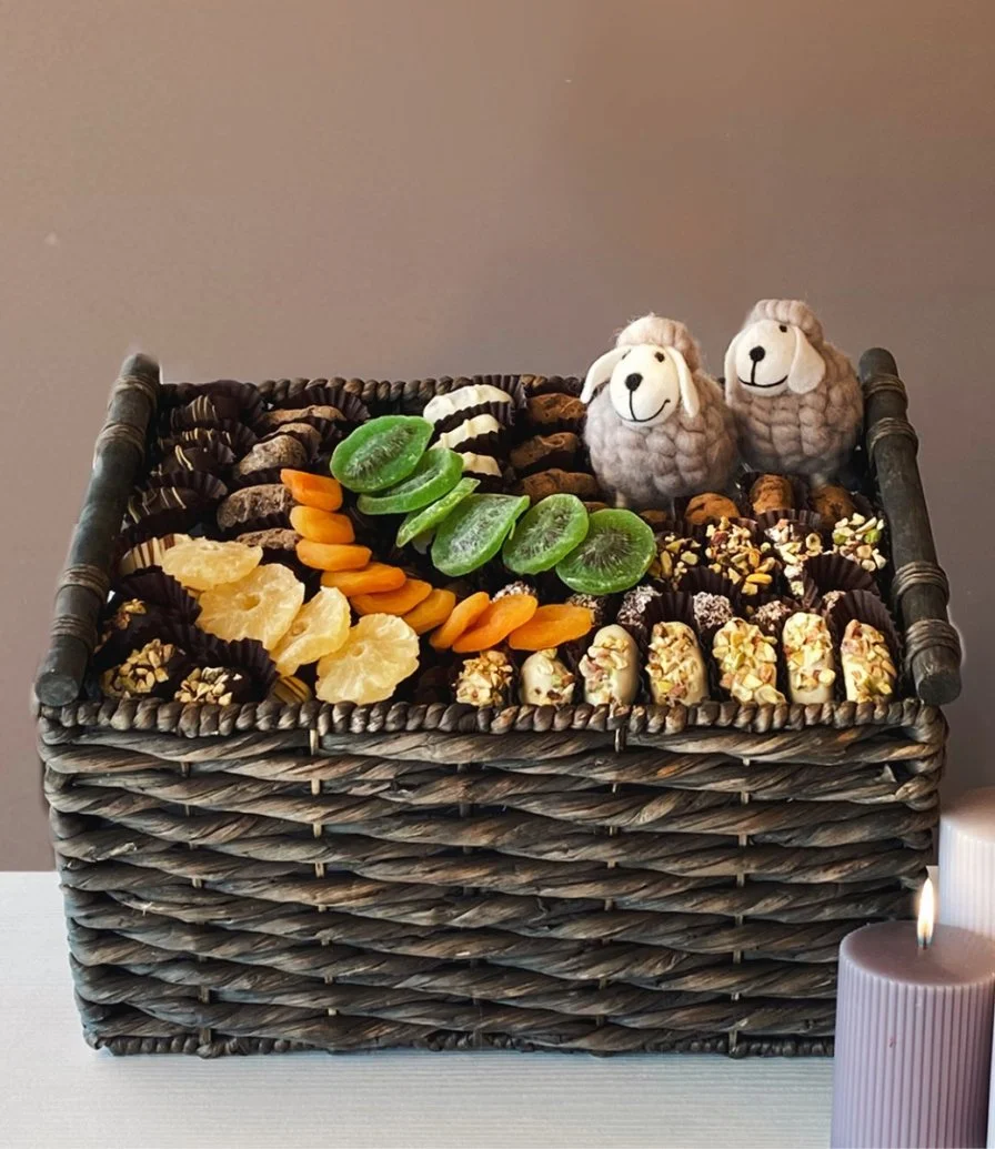 Eid Basket by The Delights Shop 