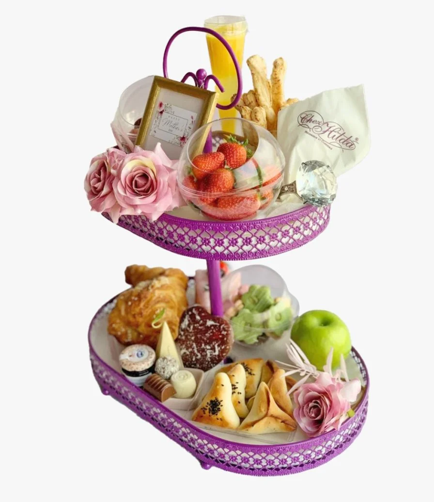 Elegant mothers day beakfast tray by Chez Hilda