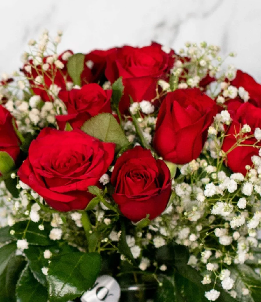 كيكة فيريرو روشيه ومجموعة الورود الحمراء من سيكريتس