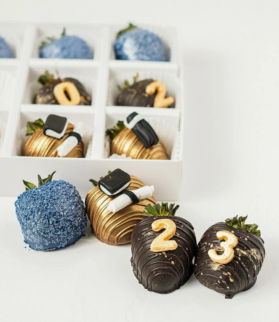 Grad 2023 Chocolate Covered Strawberries by NJD