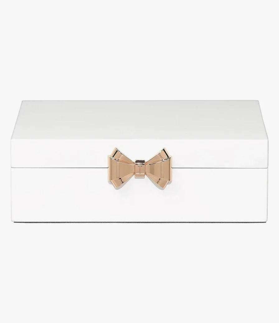 صندوق مجوهرات أبيض متوسط ​​من تيد بيكر