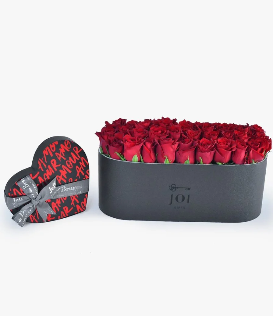 صندوق جلدي من الورود الحمراء مع قلب أحمر كبير من جيف دي بروج