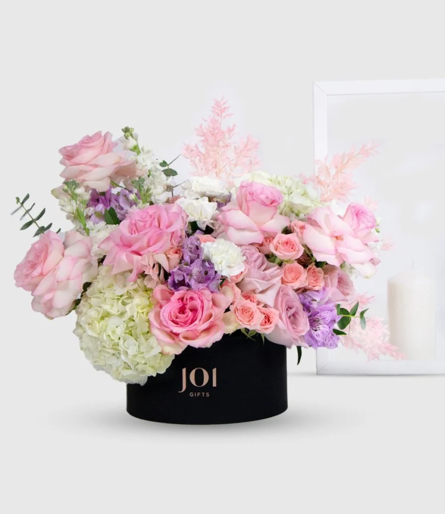 صندوق زهور وردي بلومز الفاخر من هدايا جوي