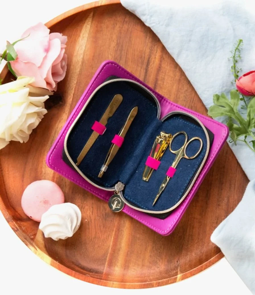 Manicure Set New by Sara Miller