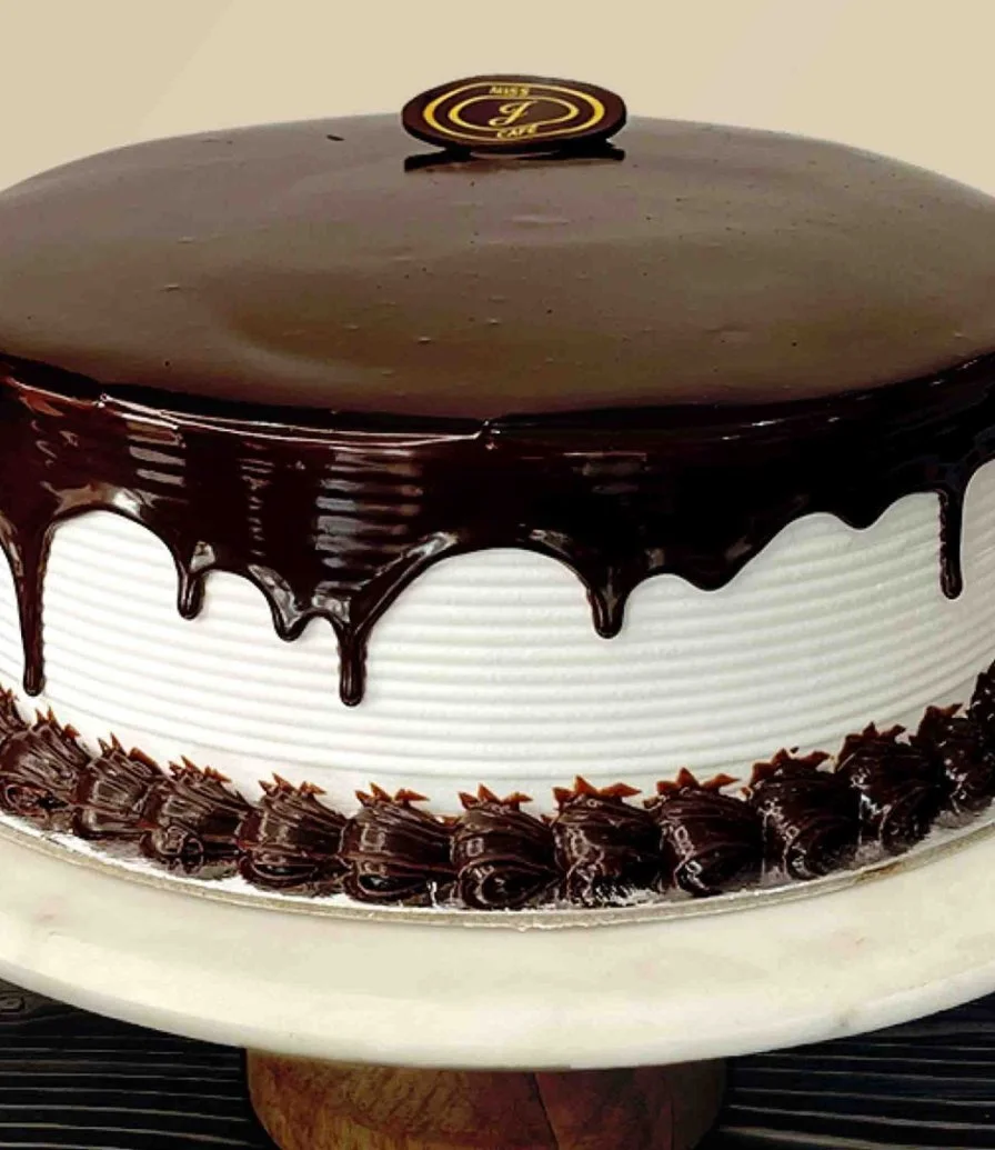 Marble Chocolate Topping Cake by Miss J Cafe