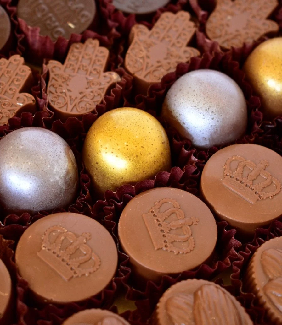 علبة جلد تشكيلة شوكولاتة مشكلة من فيكتوريان (1.2 كجم)