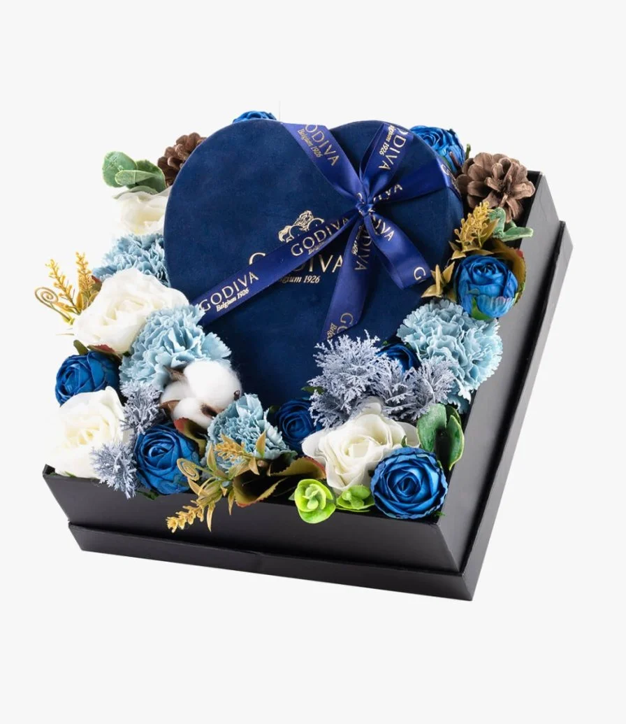 علبة هدايا زهور صناعية مع شوكولاتة بشكل قلب أزرق نافي من جوديفا 
