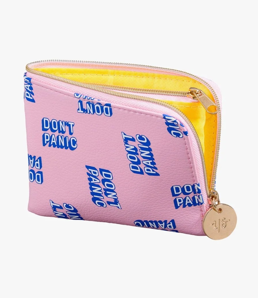 محفظة نقود وردي في أزرق من يس ستوديو
