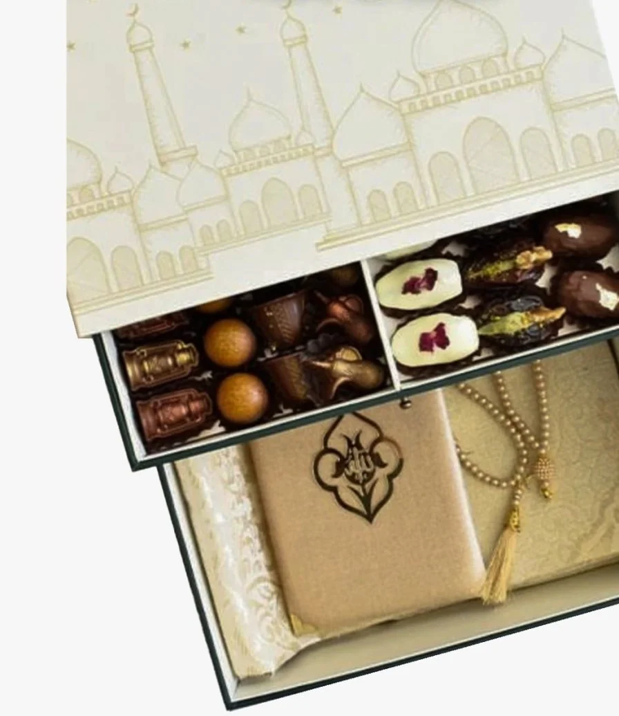 علبة شوكولاتة رمضان مع القرآن وسبحة الصلاة من فيكتوريان