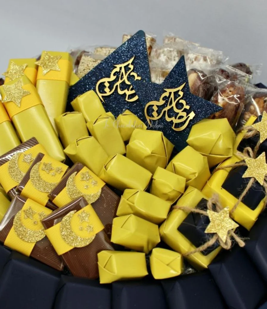 صينية شوكولاتة رمضان جلد فاخرة مع تمور ديلايتس من لو شوكوليتير دبي