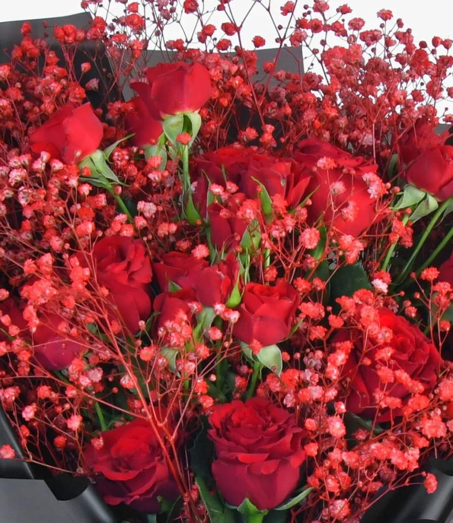 باقة الورد الأحمر الرومانسية مع عطر عود الريان