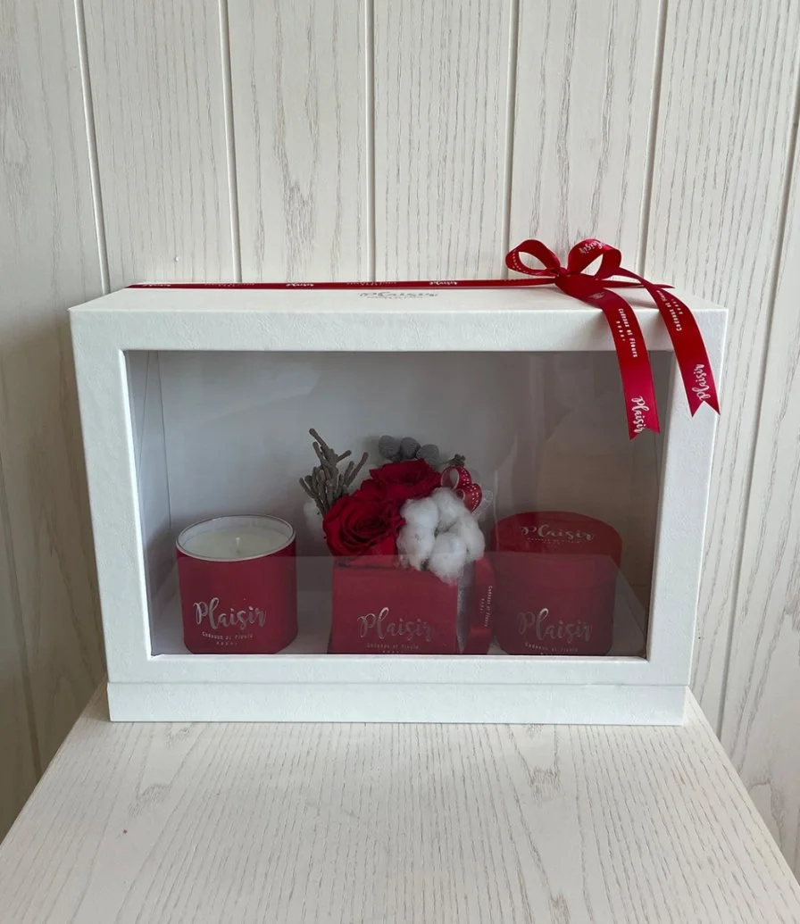 صندوق هدايا أحمر تريو مزدوج مع ورد طويل العمر من بليزير 