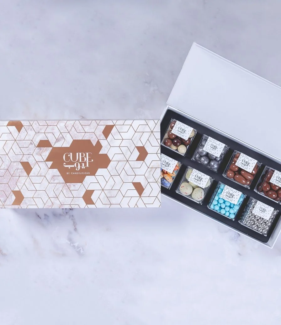 مجموعة حلوى 8 قطع في صندوق هدايا من كيوبس
